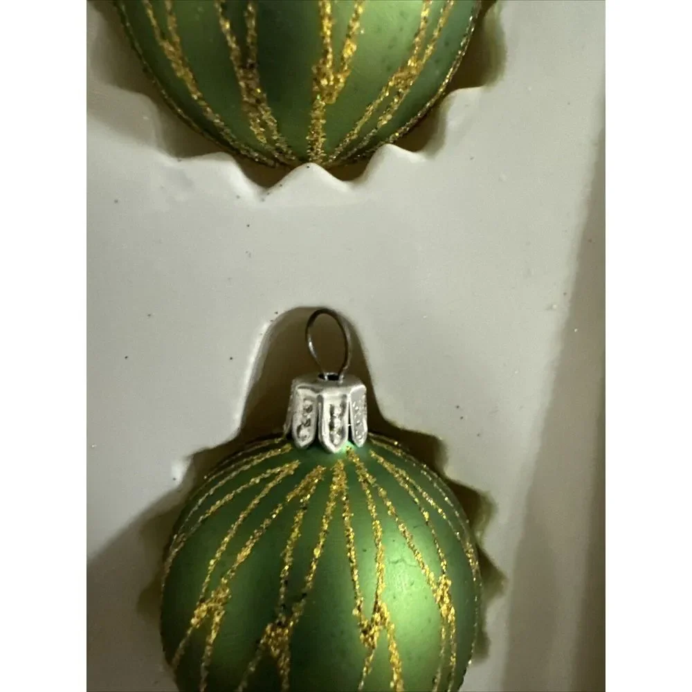 Vintage Commodore Christmas Classics 5 Glass Hand Decorated Ornaments Small Size